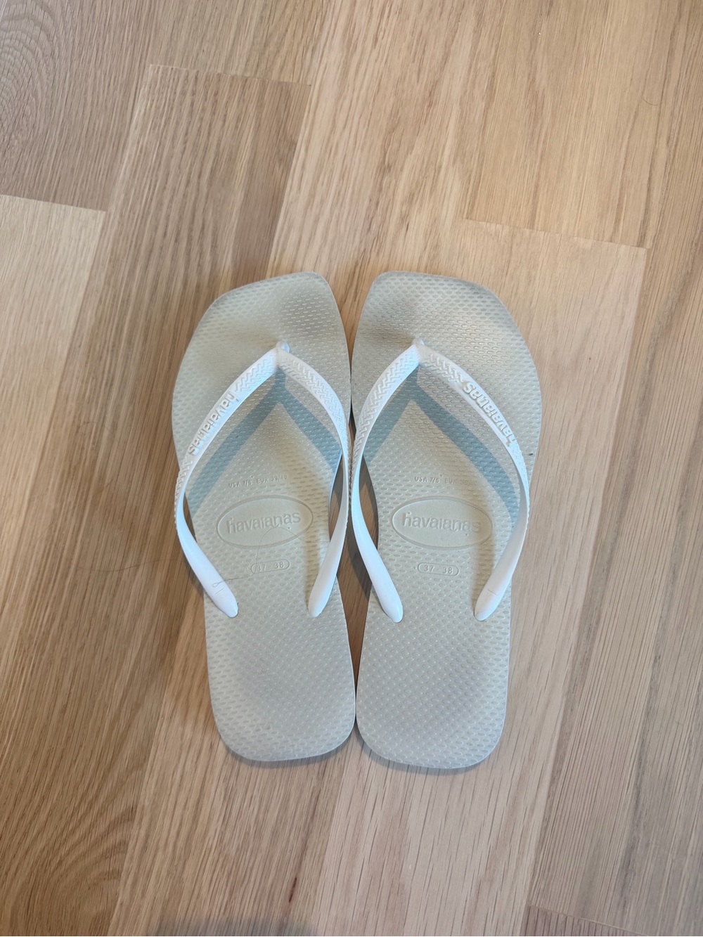 Havaianas Women’s White Flip Flops Square Toe